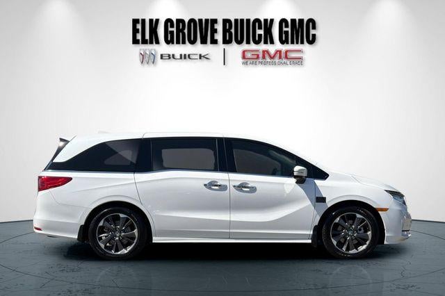 View vehicle photo 3