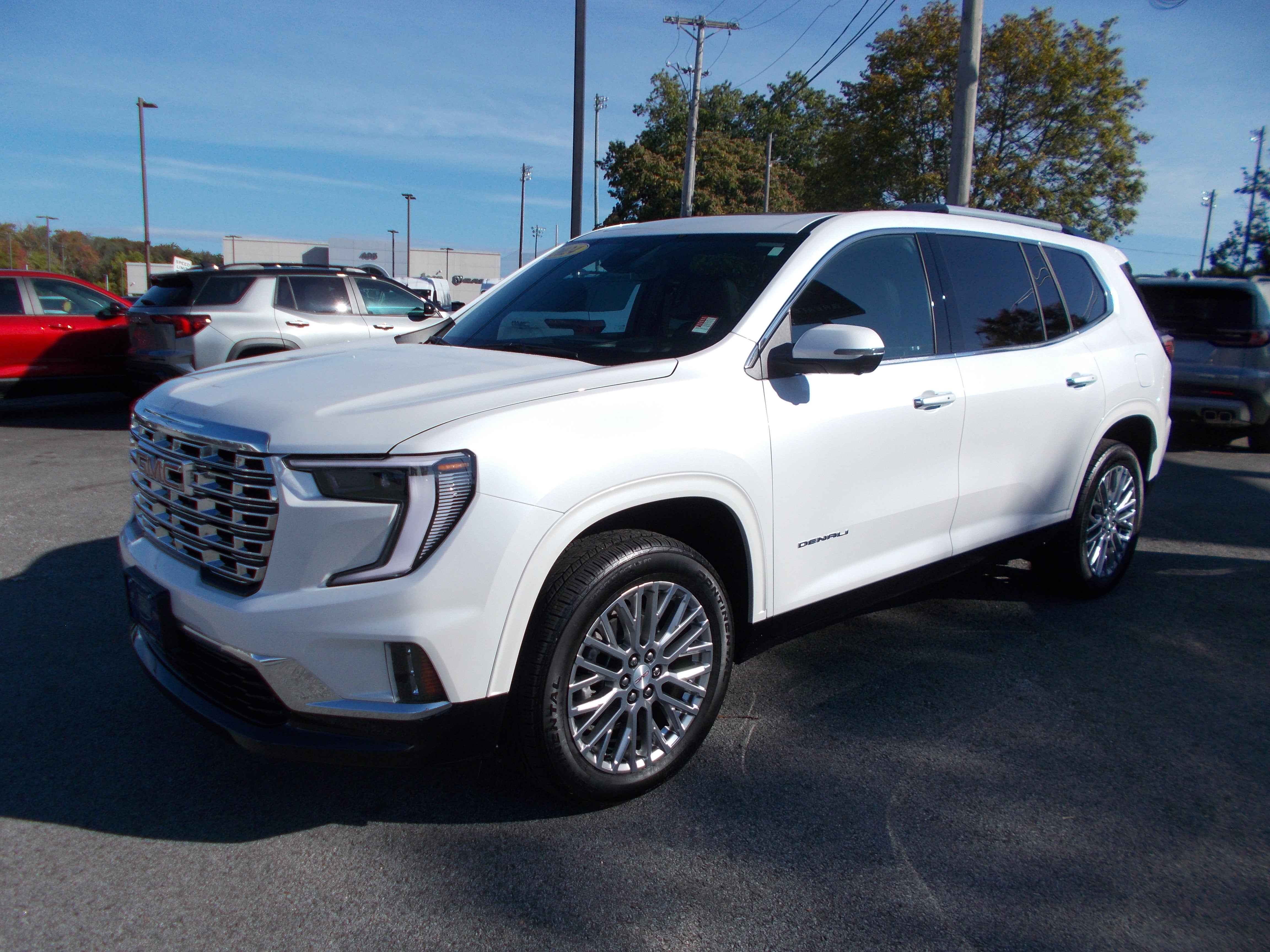 White Frost Tricoat 2024 GMC Acadia SUV / Crossover Four-Wheel Drive Automatic