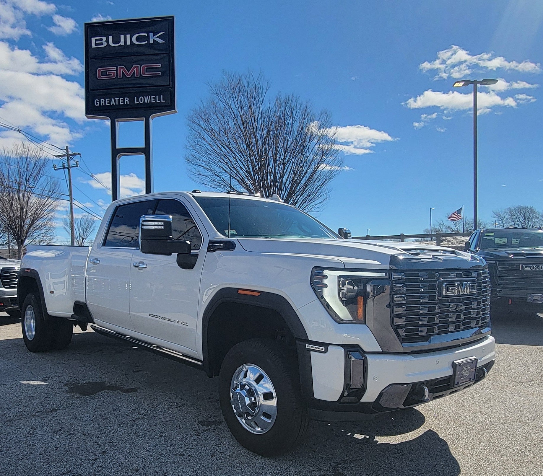 White Frost Tricoat 2024 GMC Sierra 3500HD Pickup Truck Four-Wheel Drive Automatic