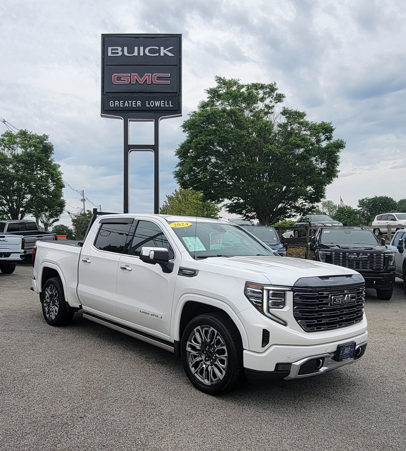  2024 GMC Sierra 1500 Denali Ultimate Crew Cab 4WD   