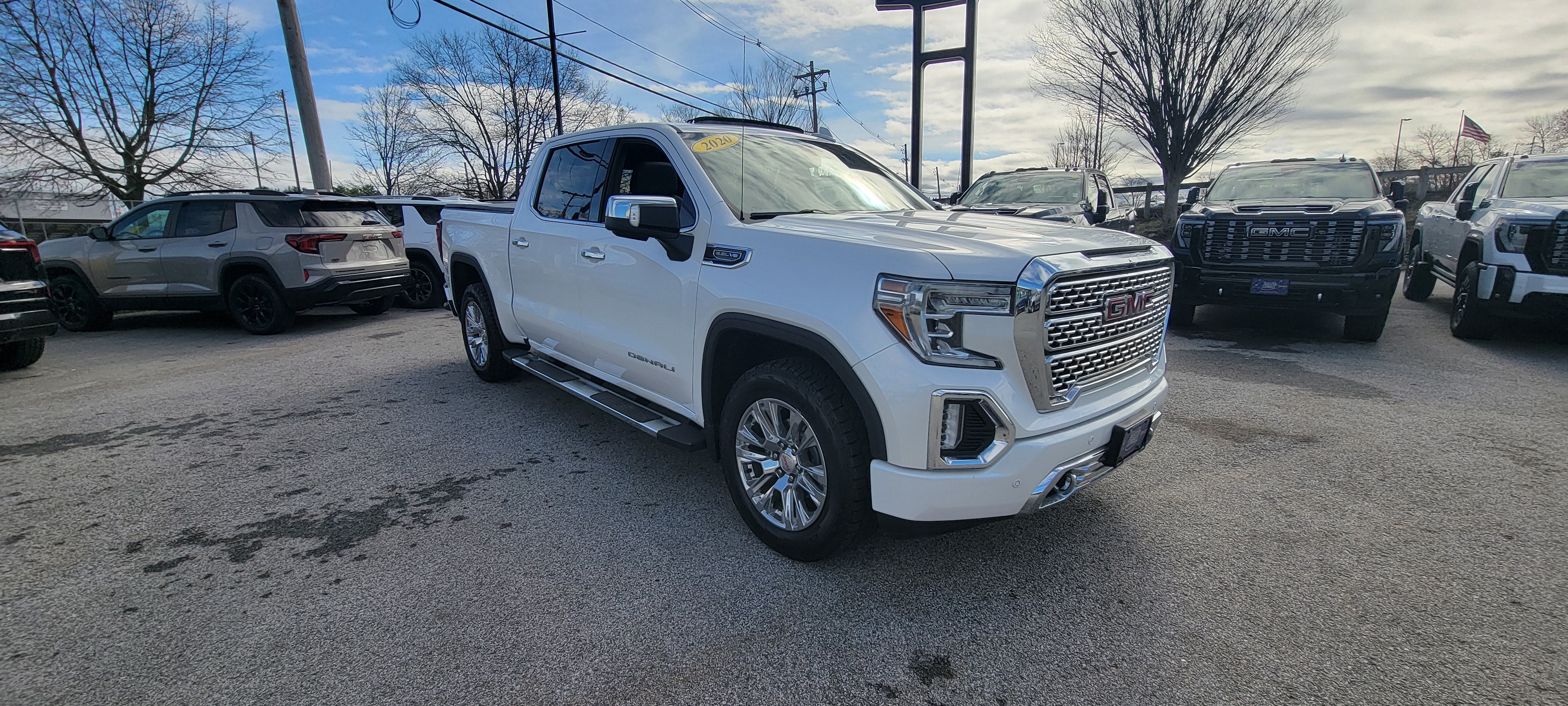 2020 GMC Sierra 1500 Denali Crew Cab 4WD Blanco (White Frost Tricoat) Camioneta Todo terreno Automática