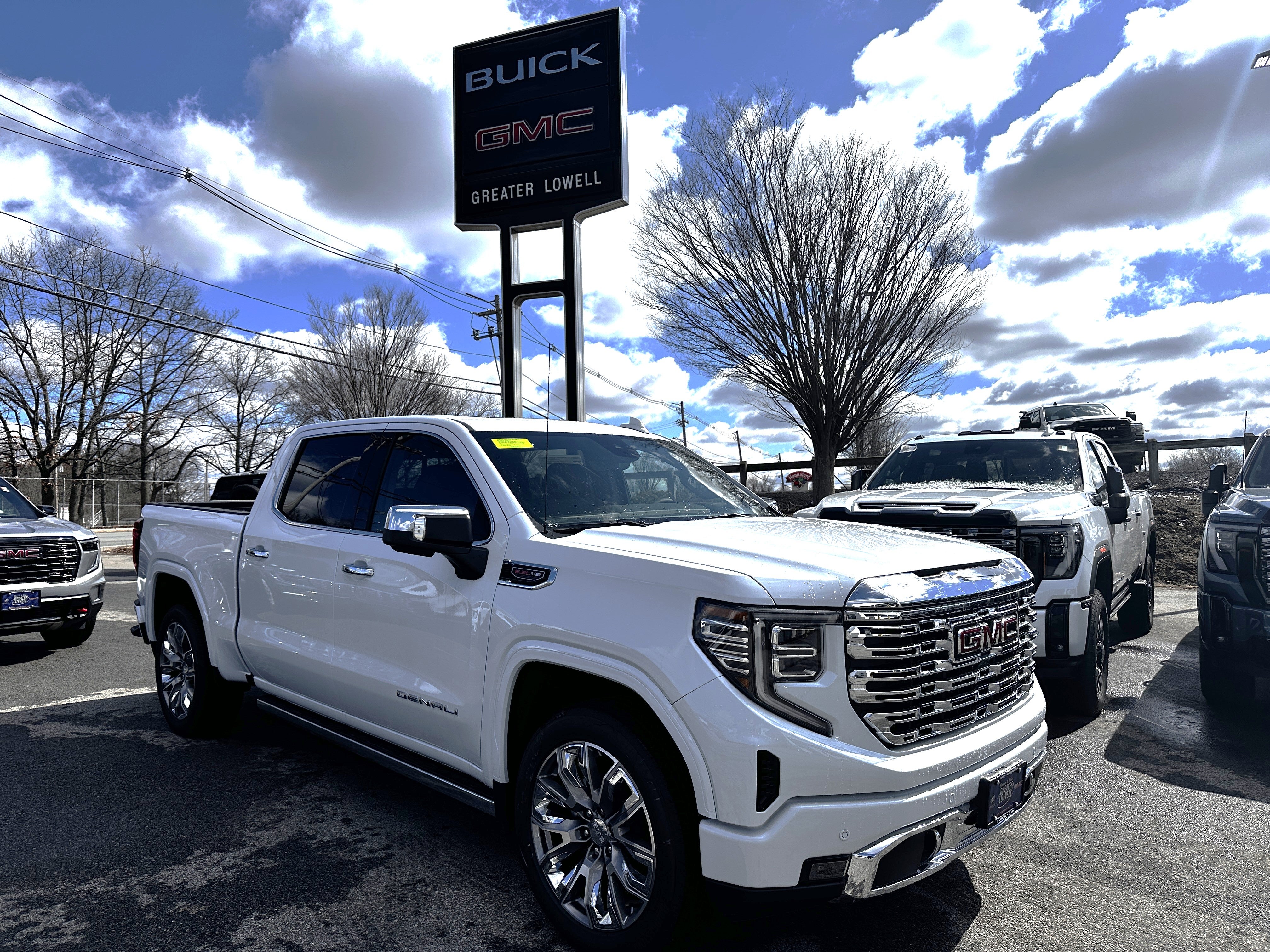 Glacier White Tricoat 2026 GMC Sierra 1500 Pickup Truck Four-Wheel Drive Automatic