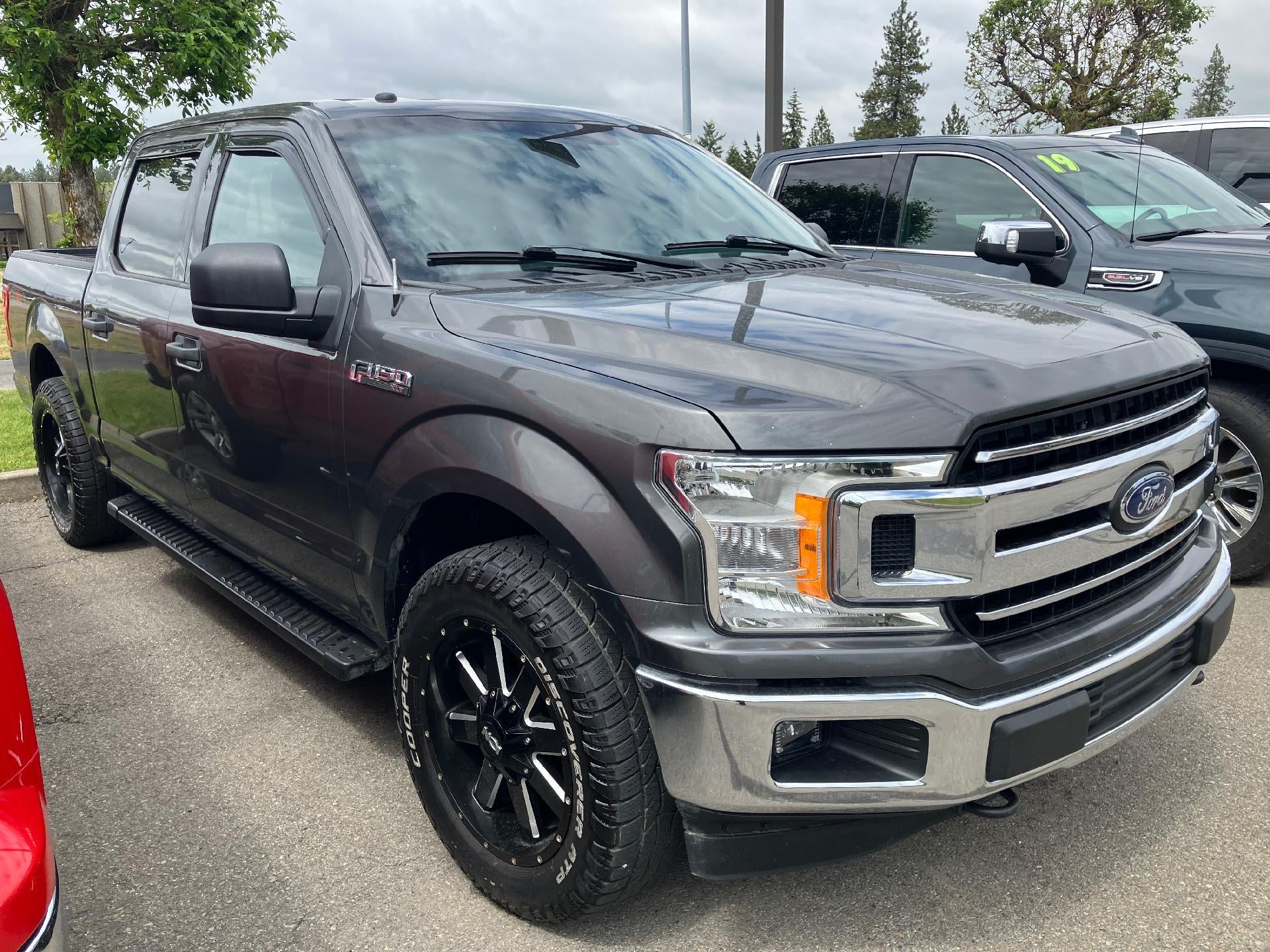 View vehicle photo 3