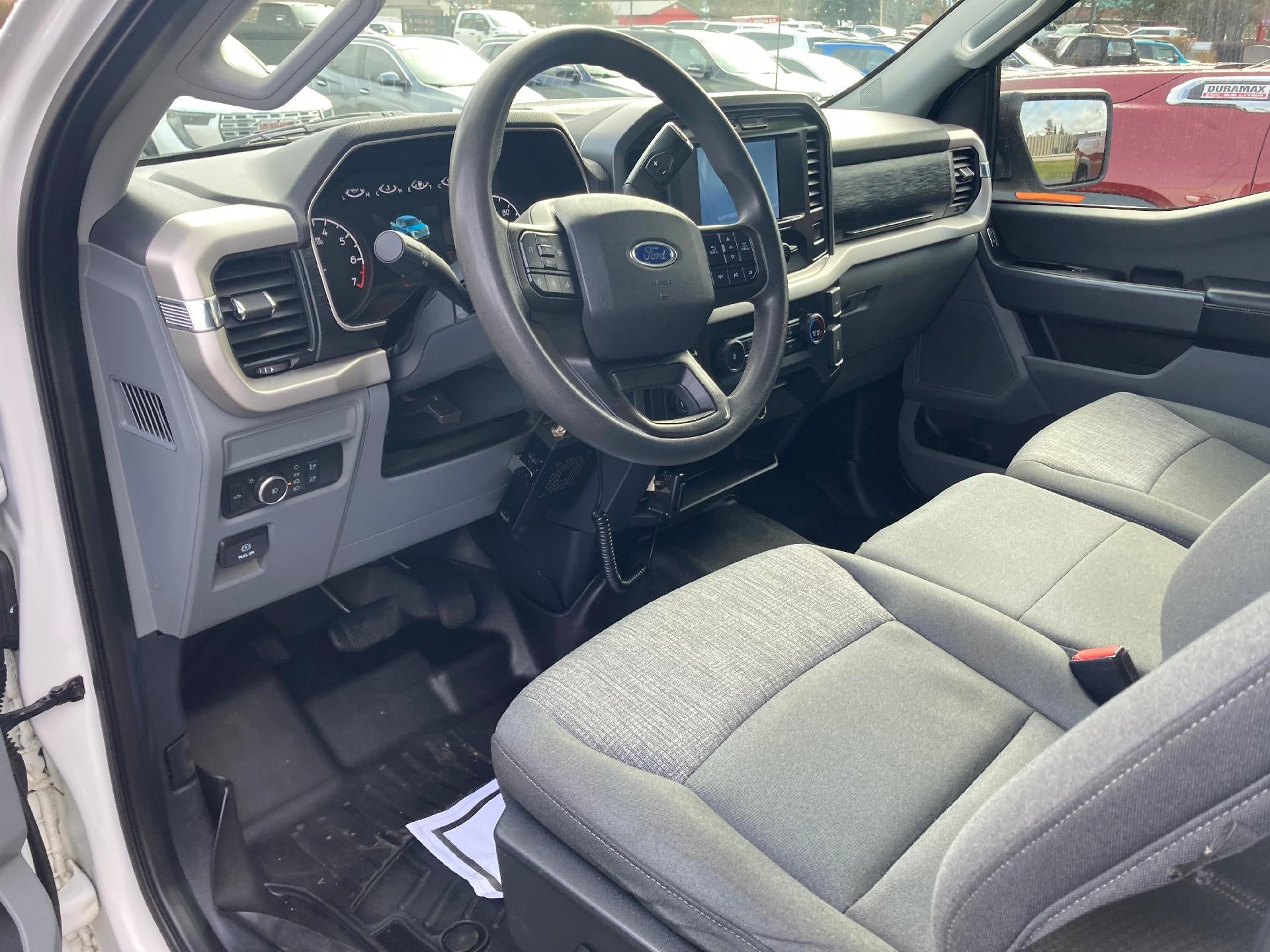View vehicle photo 6
