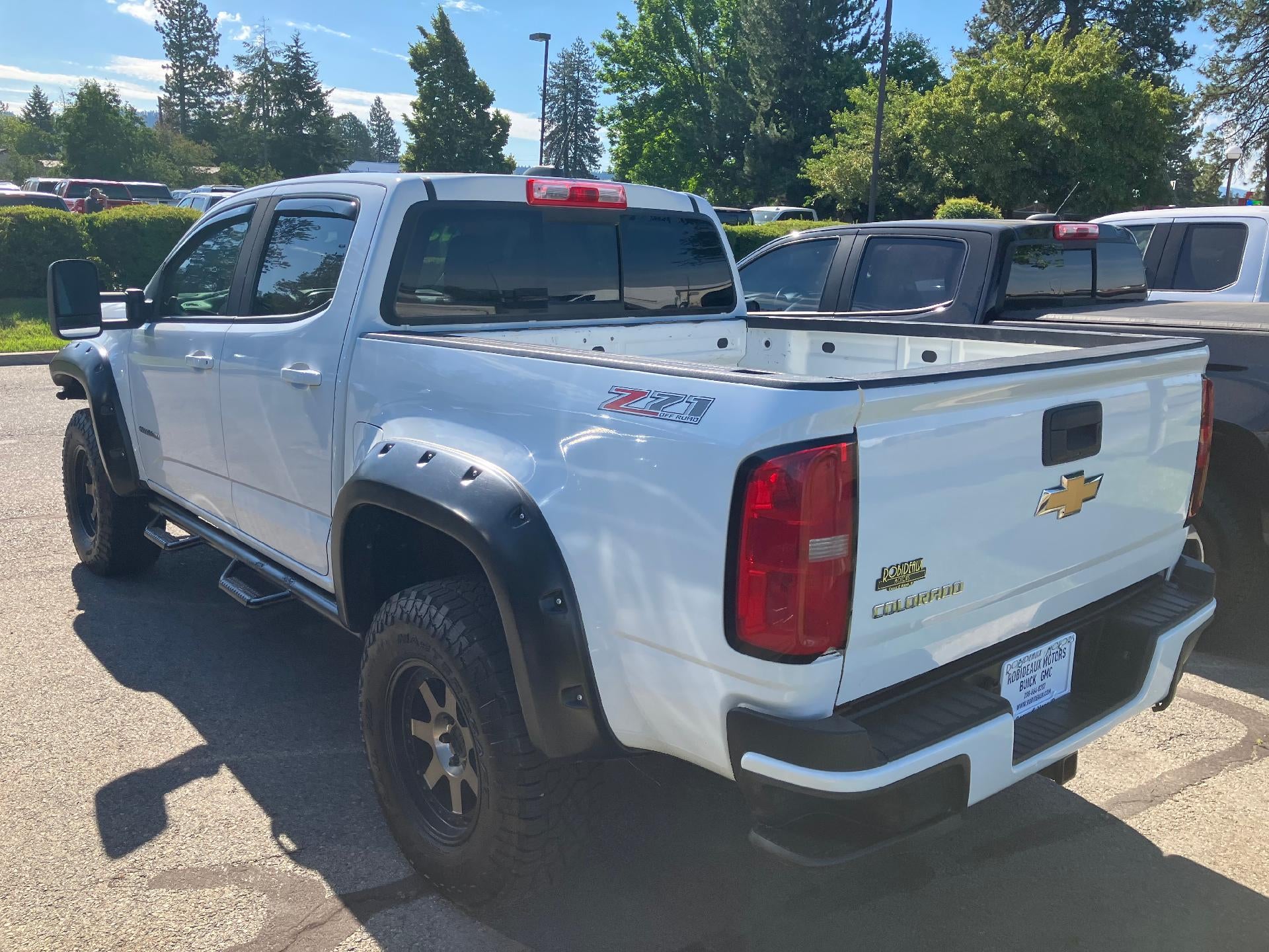 View vehicle photo 4
