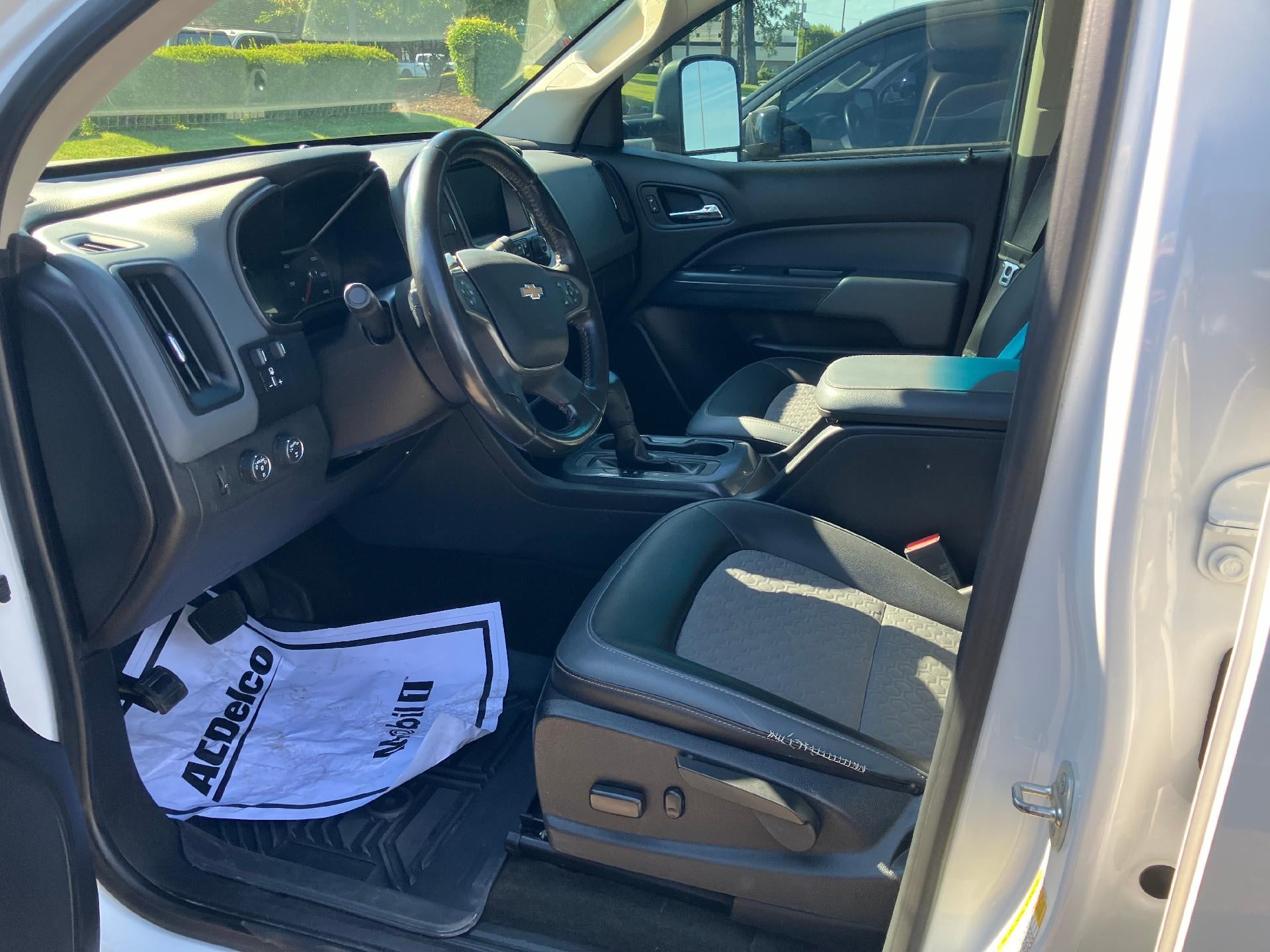 View vehicle photo 6
