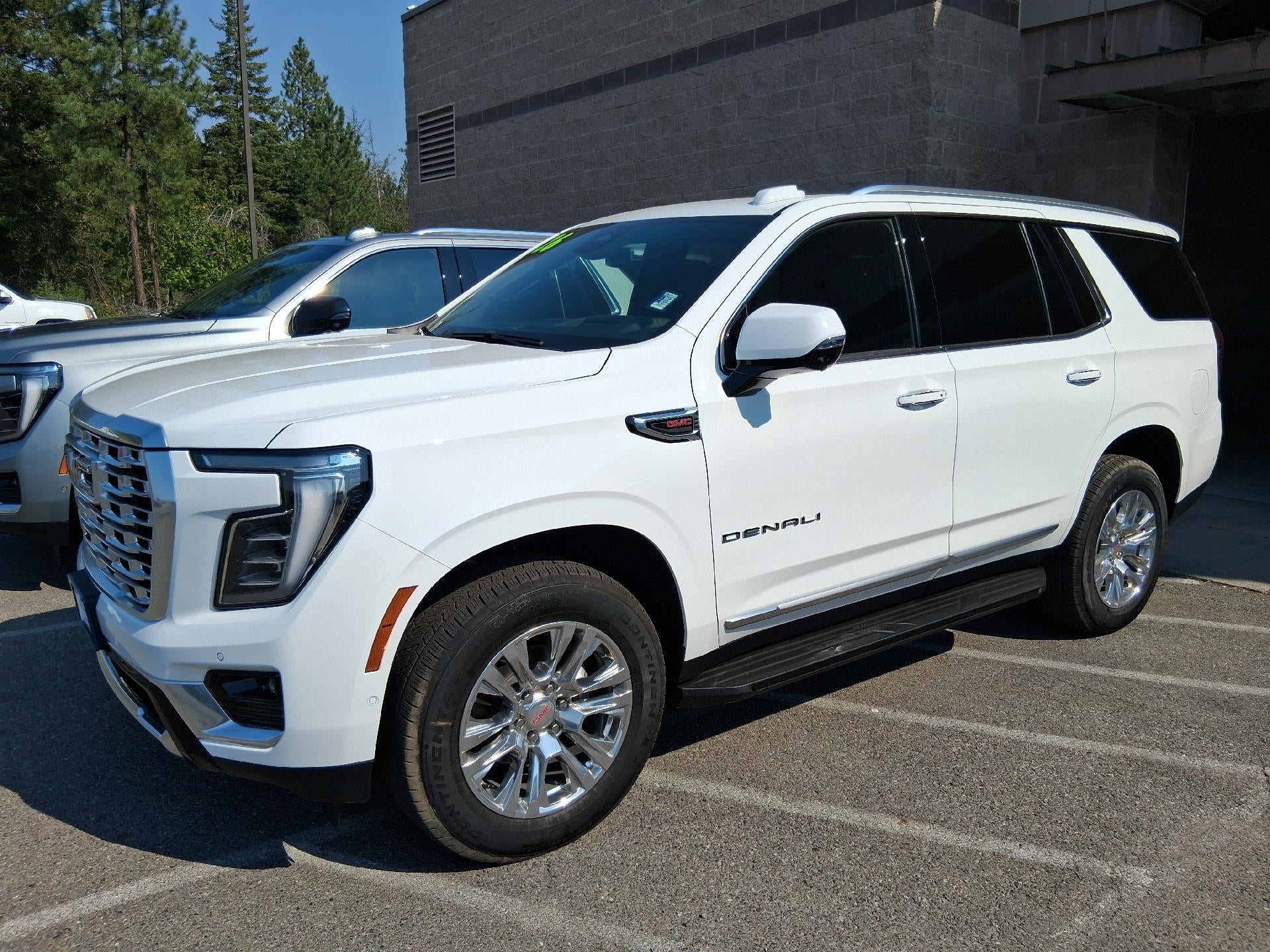 Summit White 2026 GMC Yukon SUV / Crossover Four-Wheel Drive Automatic