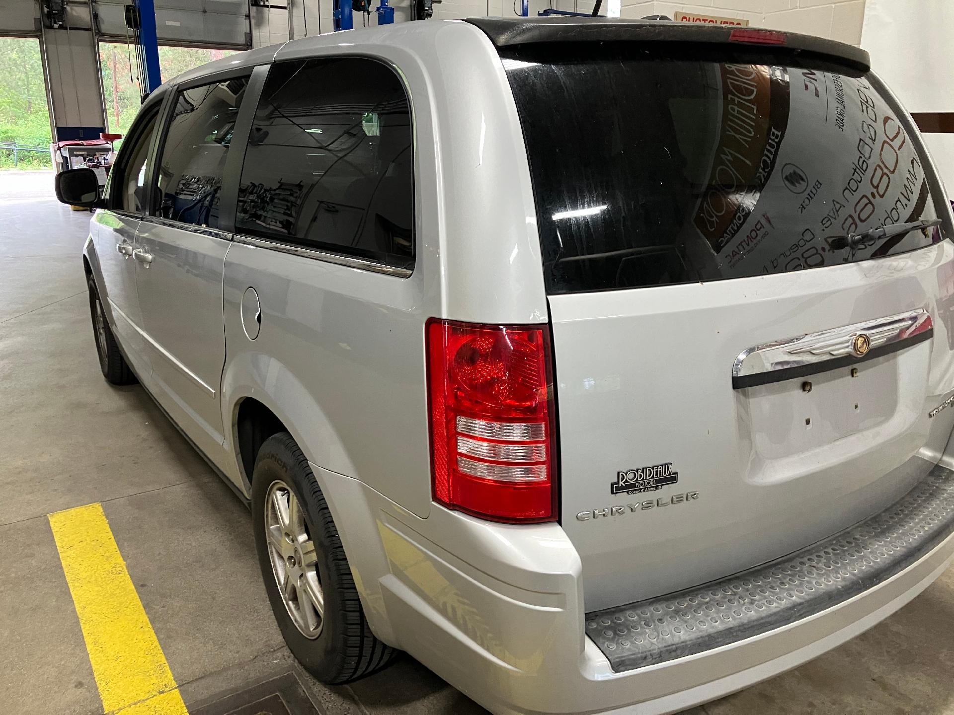 View vehicle photo 3
