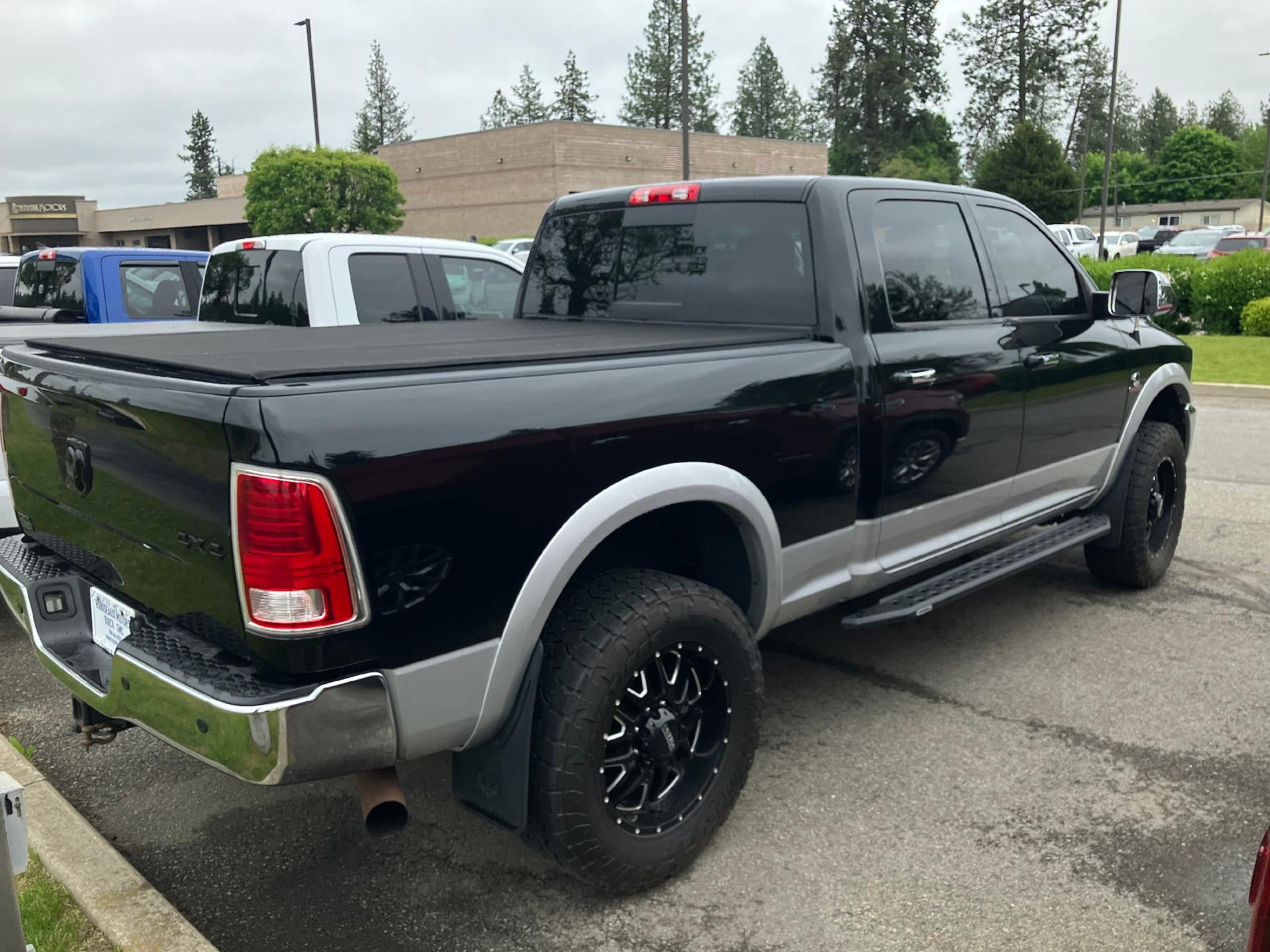 View vehicle photo 3