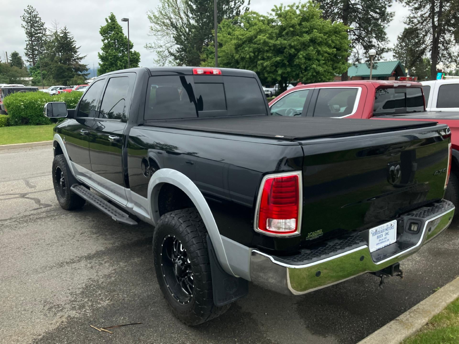 View vehicle photo 4