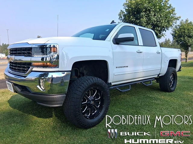 Summit White 2018 Chevrolet Silverado 1500 Pickup Truck Four-Wheel Drive Automatic
