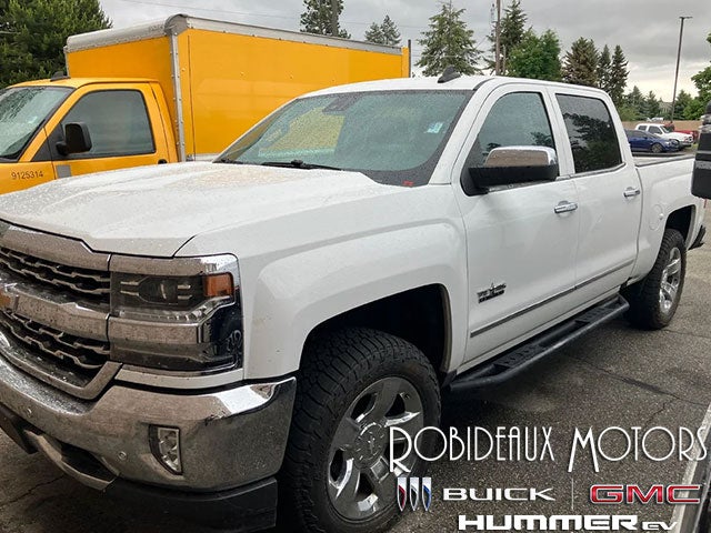 Summit White 2018 Chevrolet Silverado 1500 Pickup Truck Four-Wheel Drive Automatic