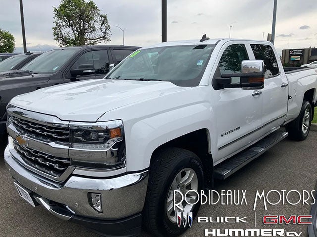 Summit White 2018 Chevrolet Silverado 1500 Pickup Truck Four-Wheel Drive Automatic