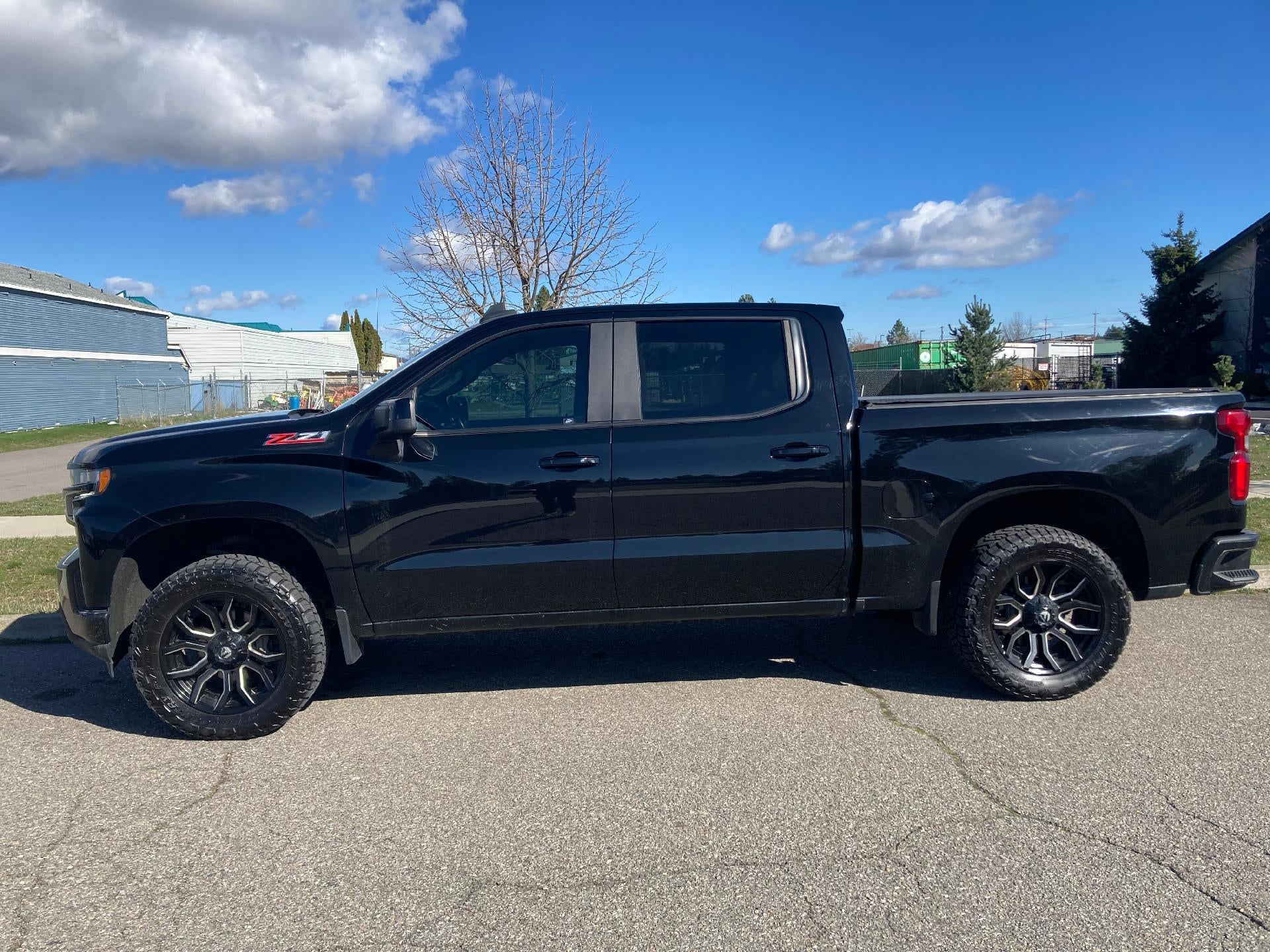 View vehicle photo 3