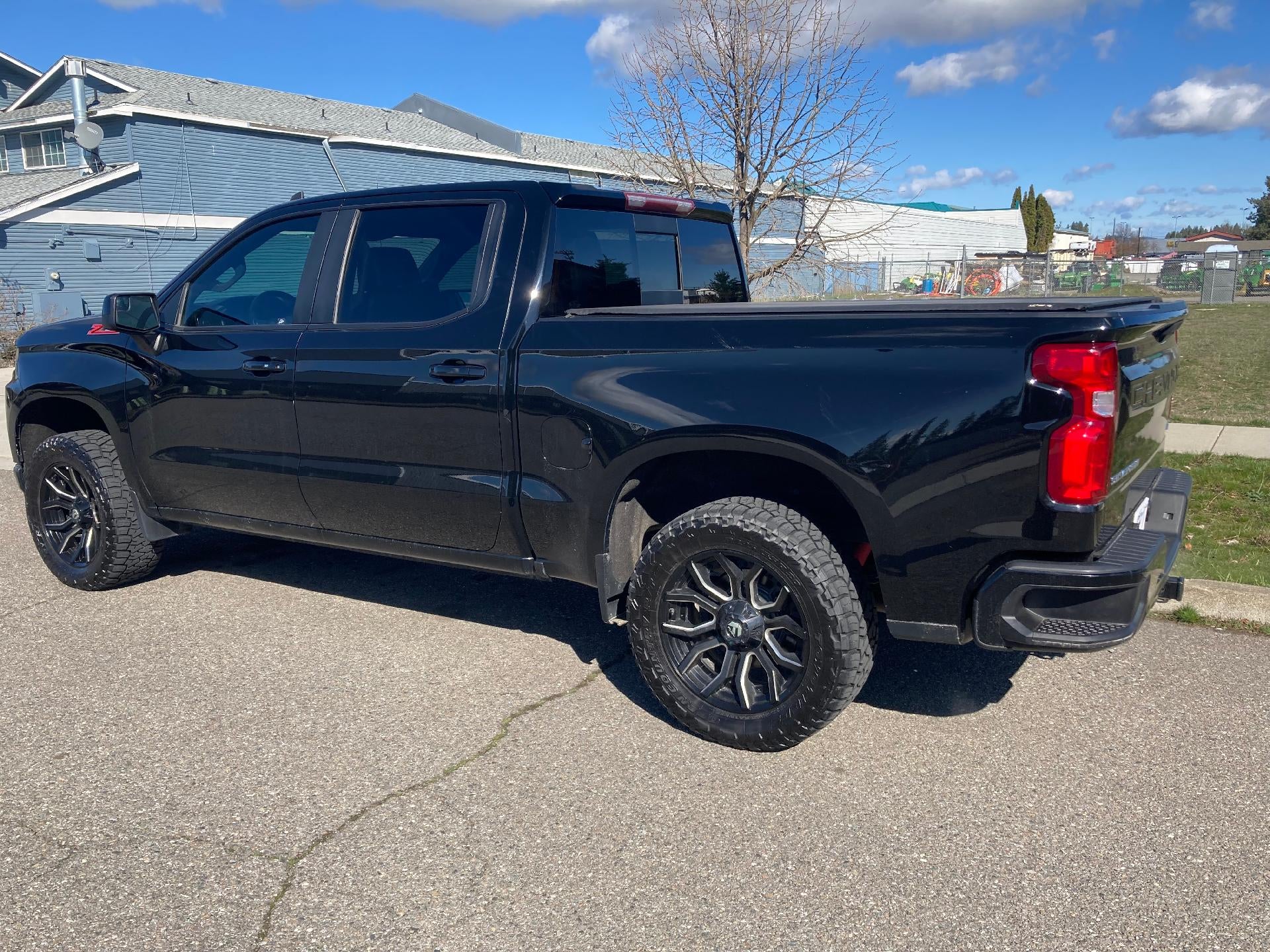 View vehicle photo 4