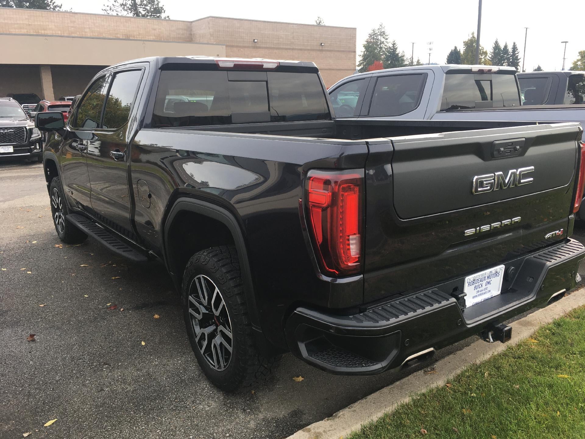 View vehicle photo 2