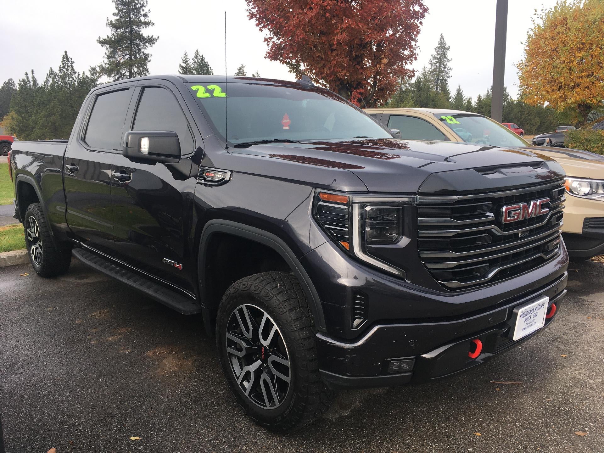 View vehicle photo 3