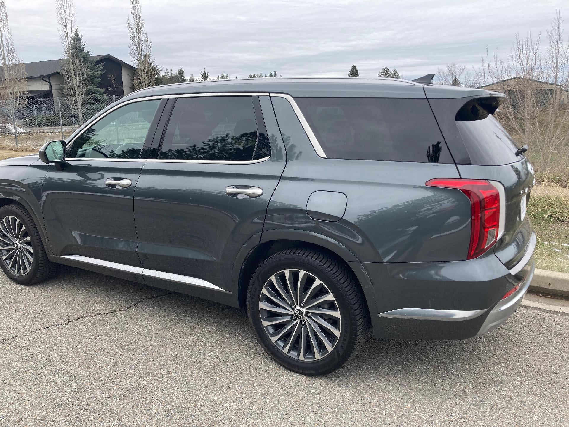 View vehicle photo 3