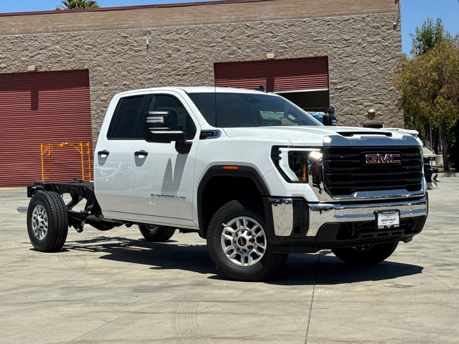 View vehicle photo 2