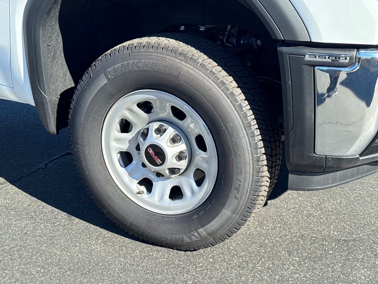 View vehicle photo 6