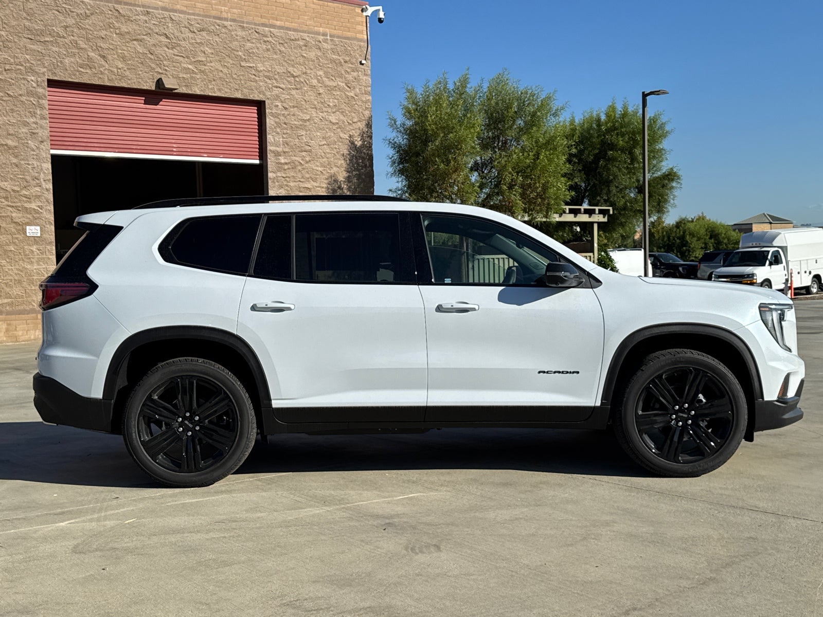 View vehicle photo 7