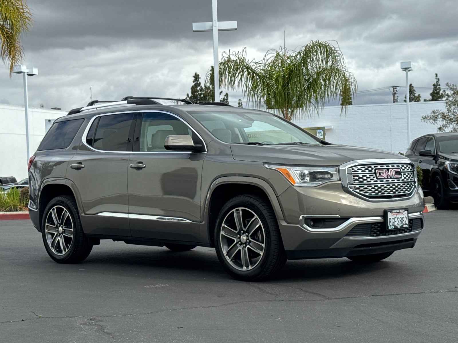 View vehicle photo 5