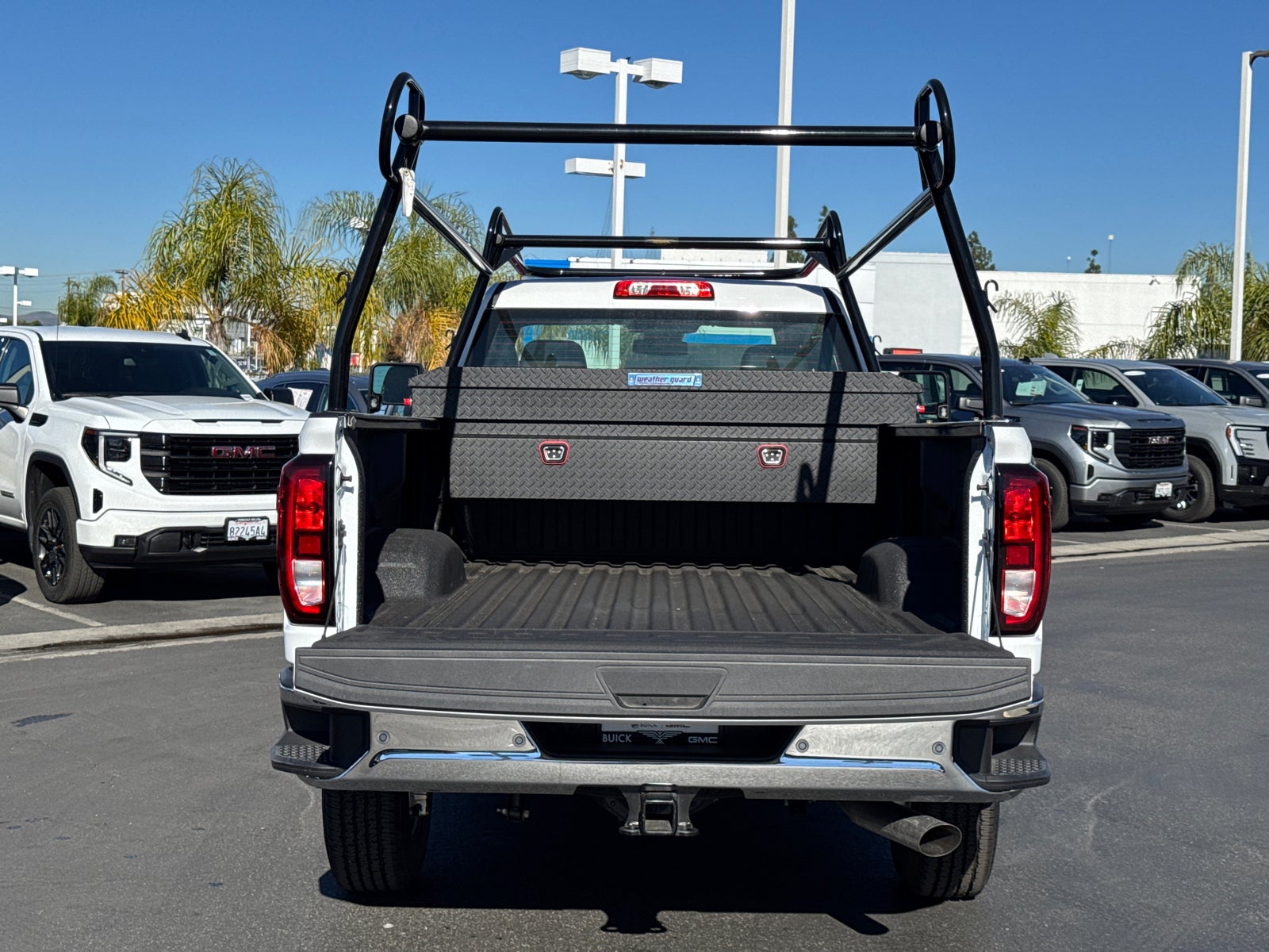 View vehicle photo 7