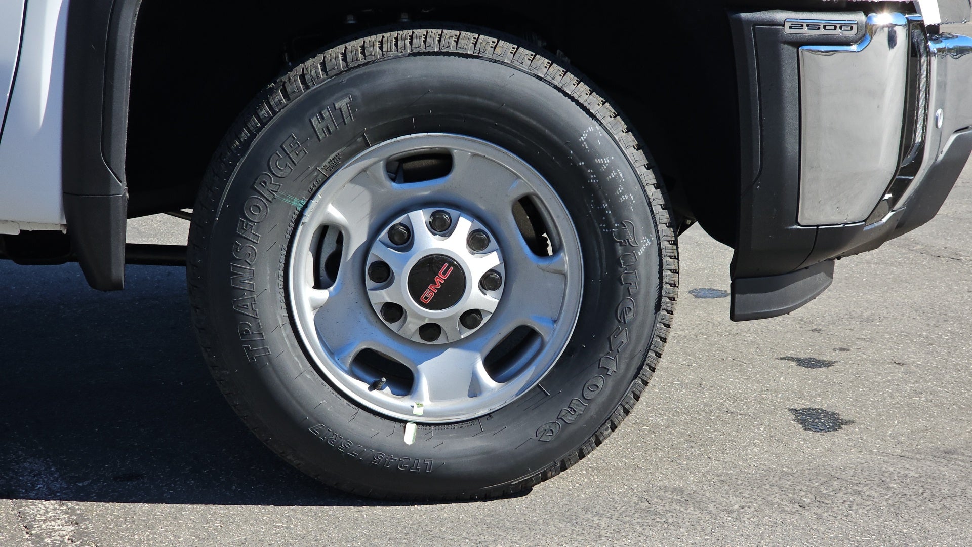 View vehicle photo 5