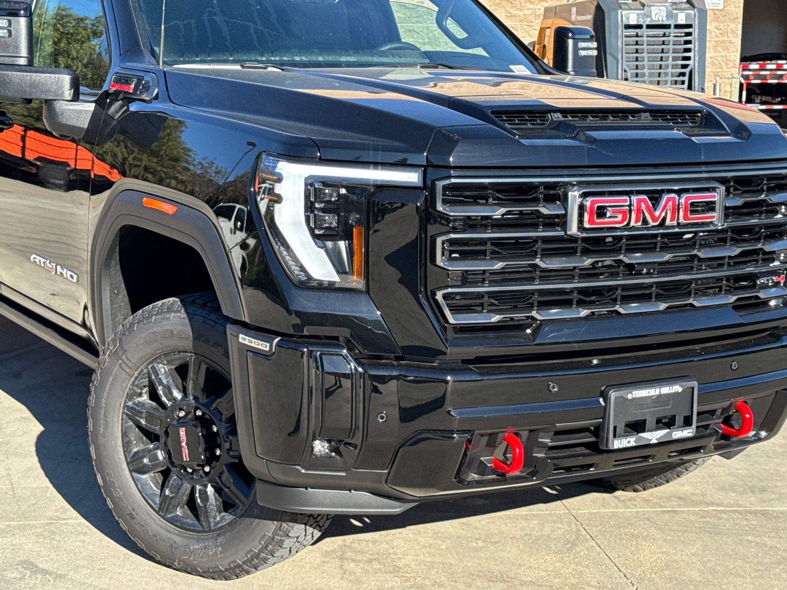 View vehicle photo 3