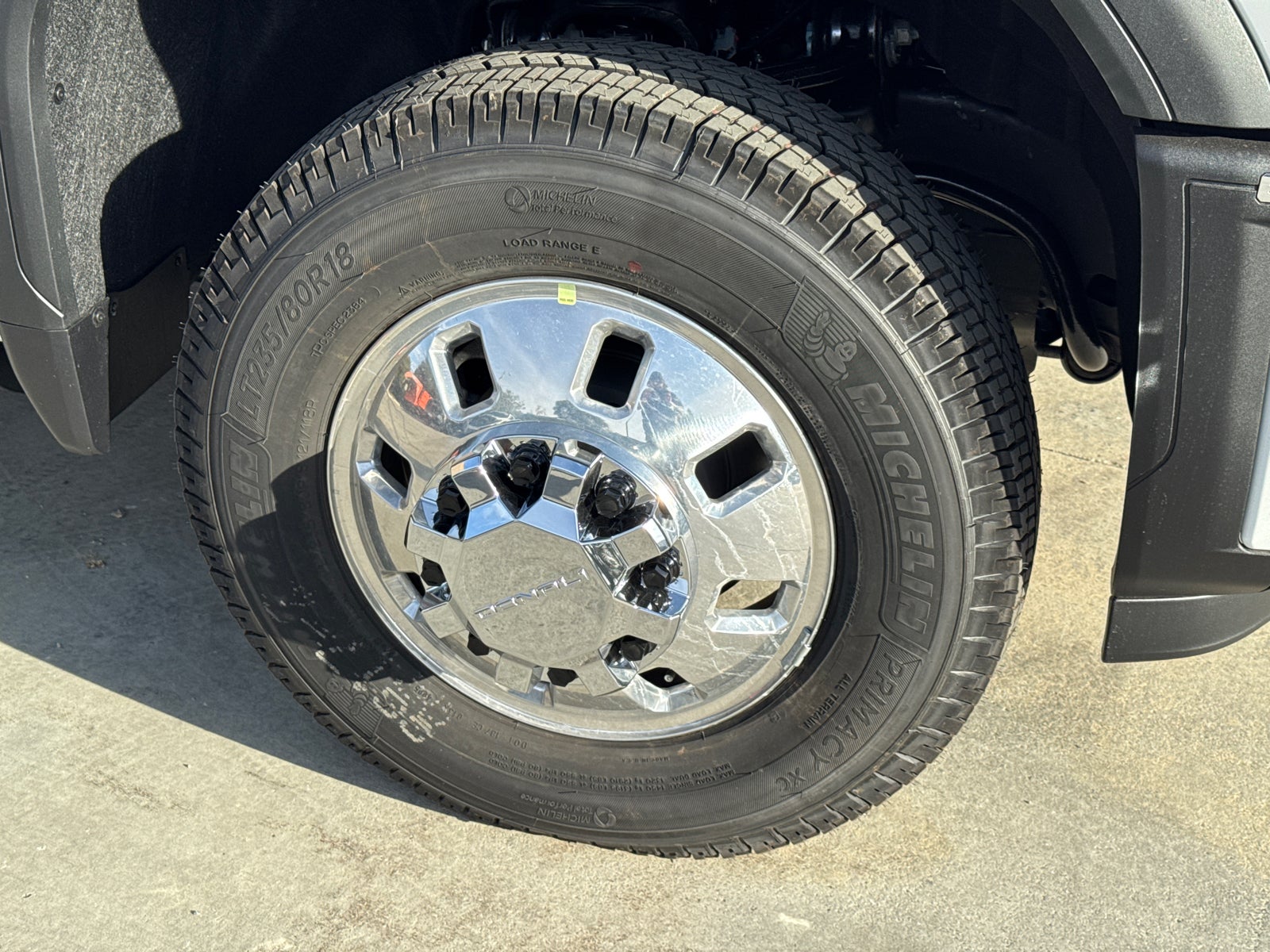 View vehicle photo 6