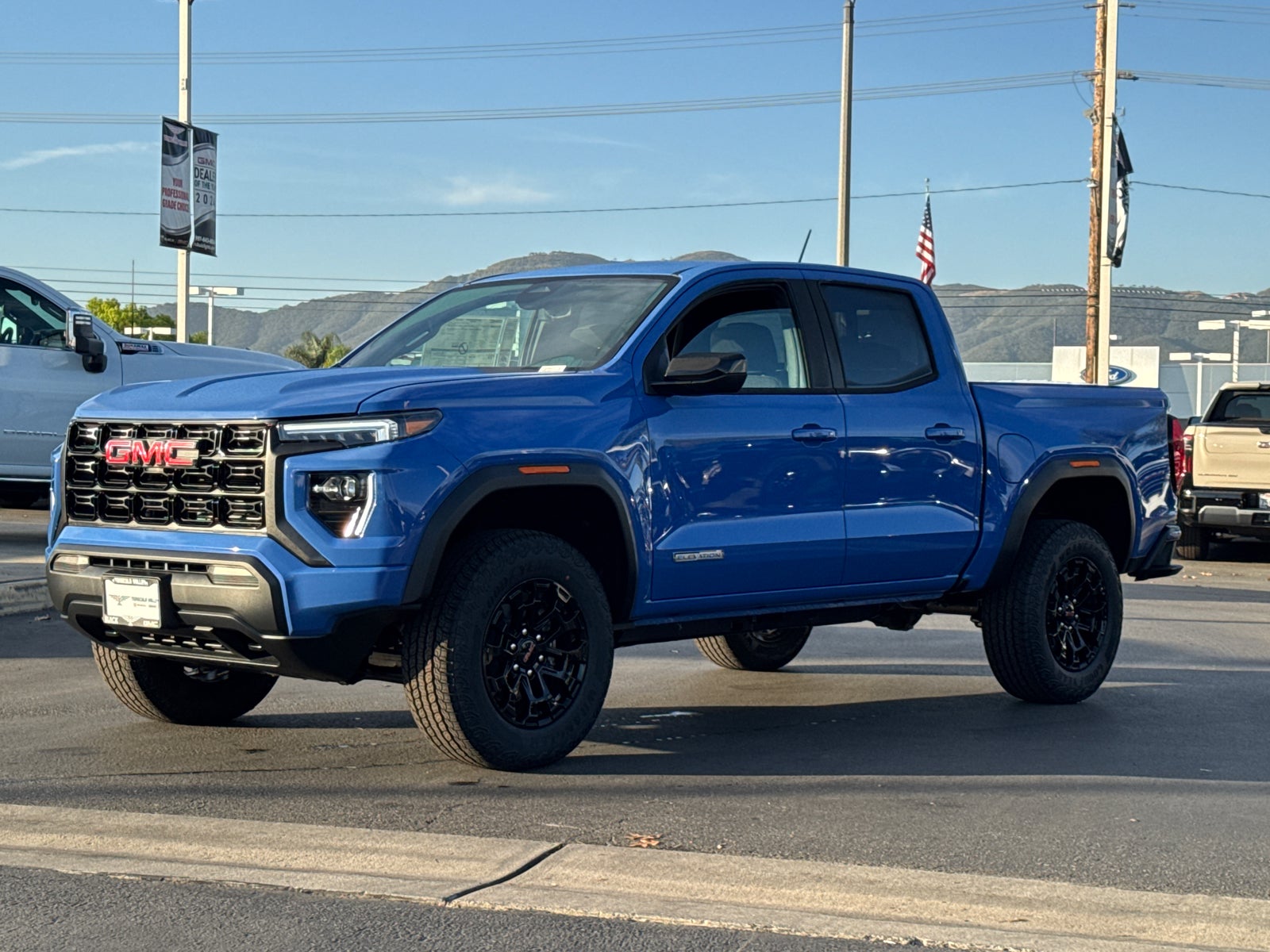 View vehicle photo 4