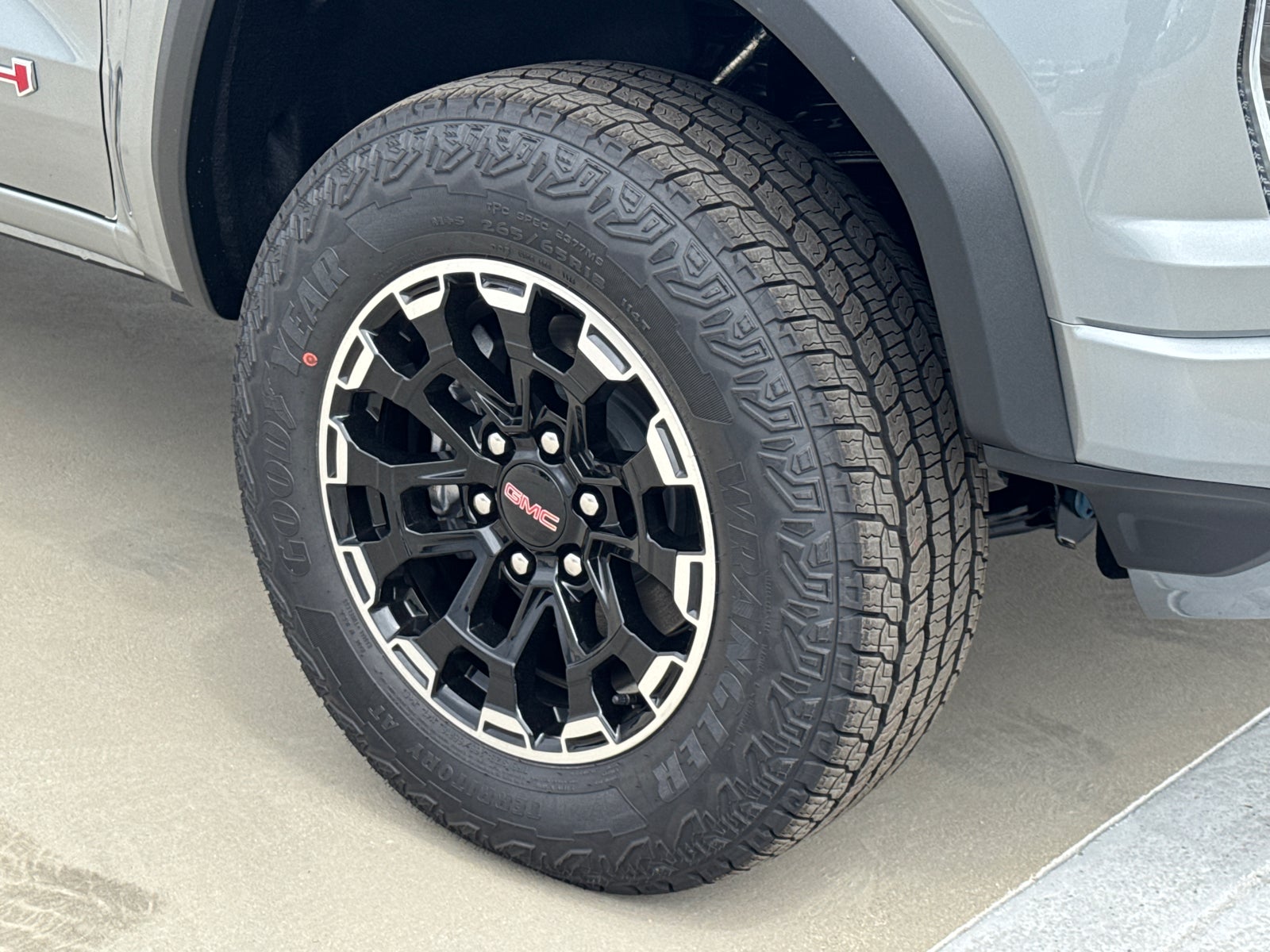 View vehicle photo 6