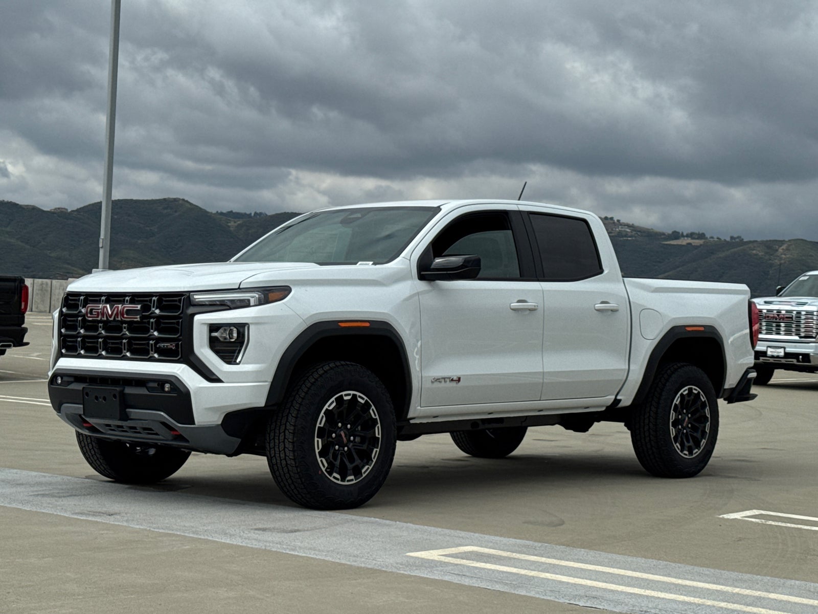 View vehicle photo 4