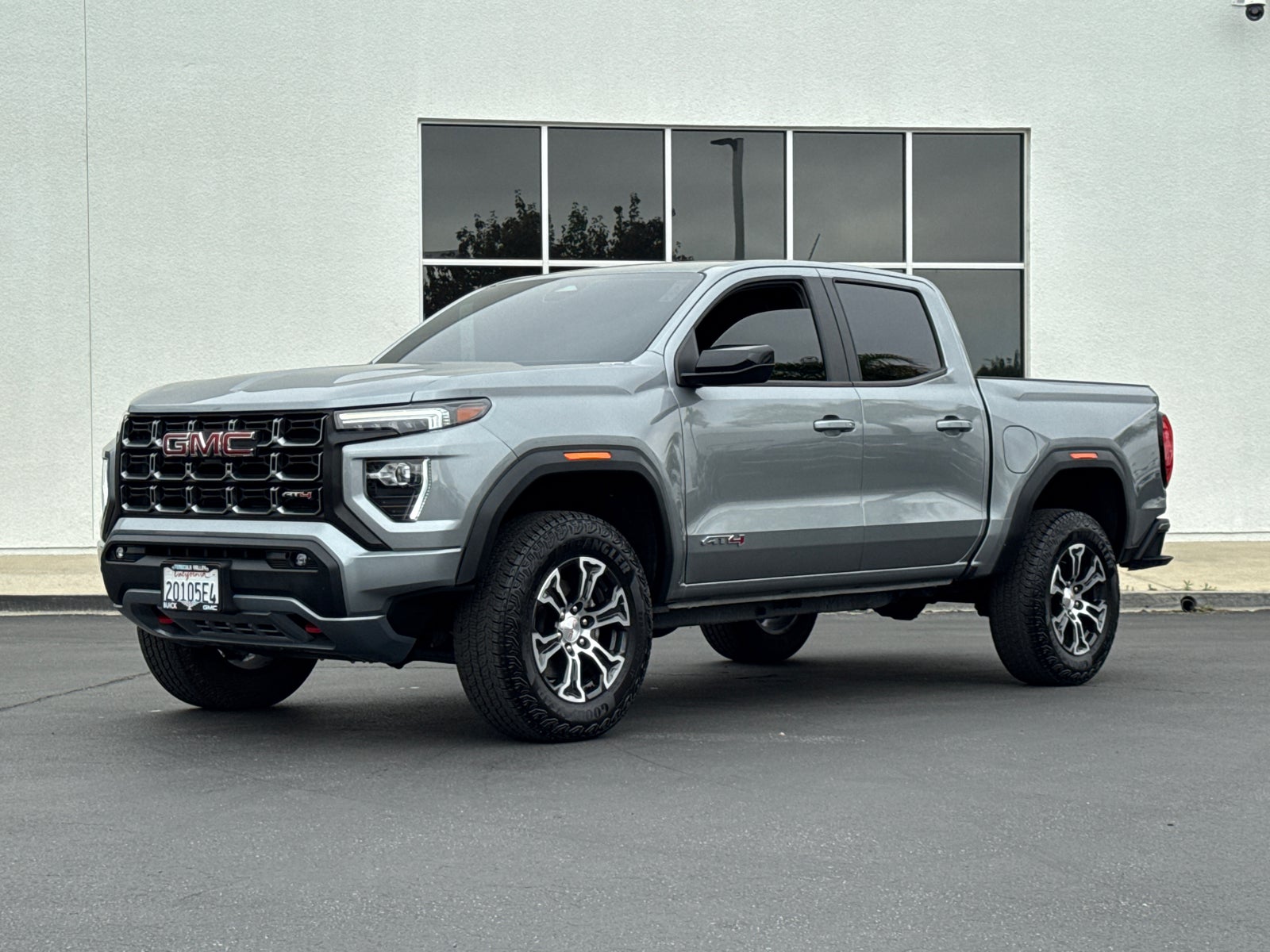 View vehicle photo 2