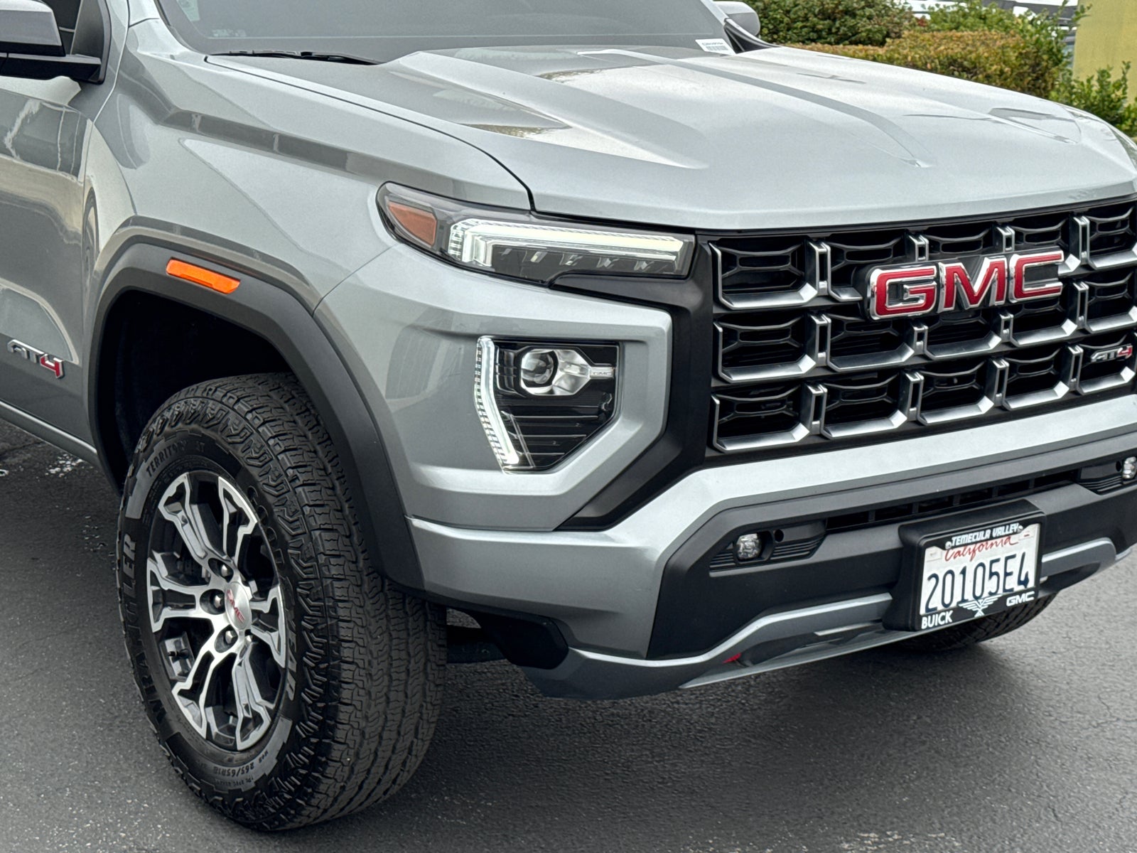 View vehicle photo 4