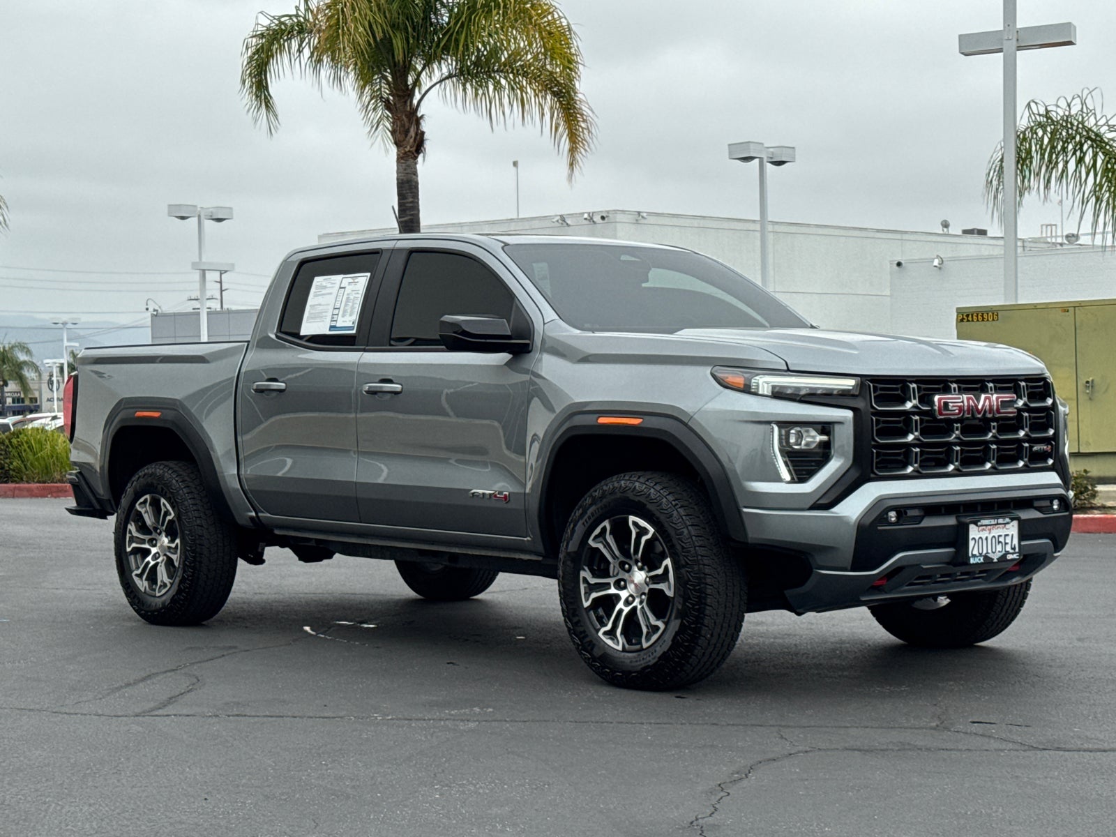 View vehicle photo 5