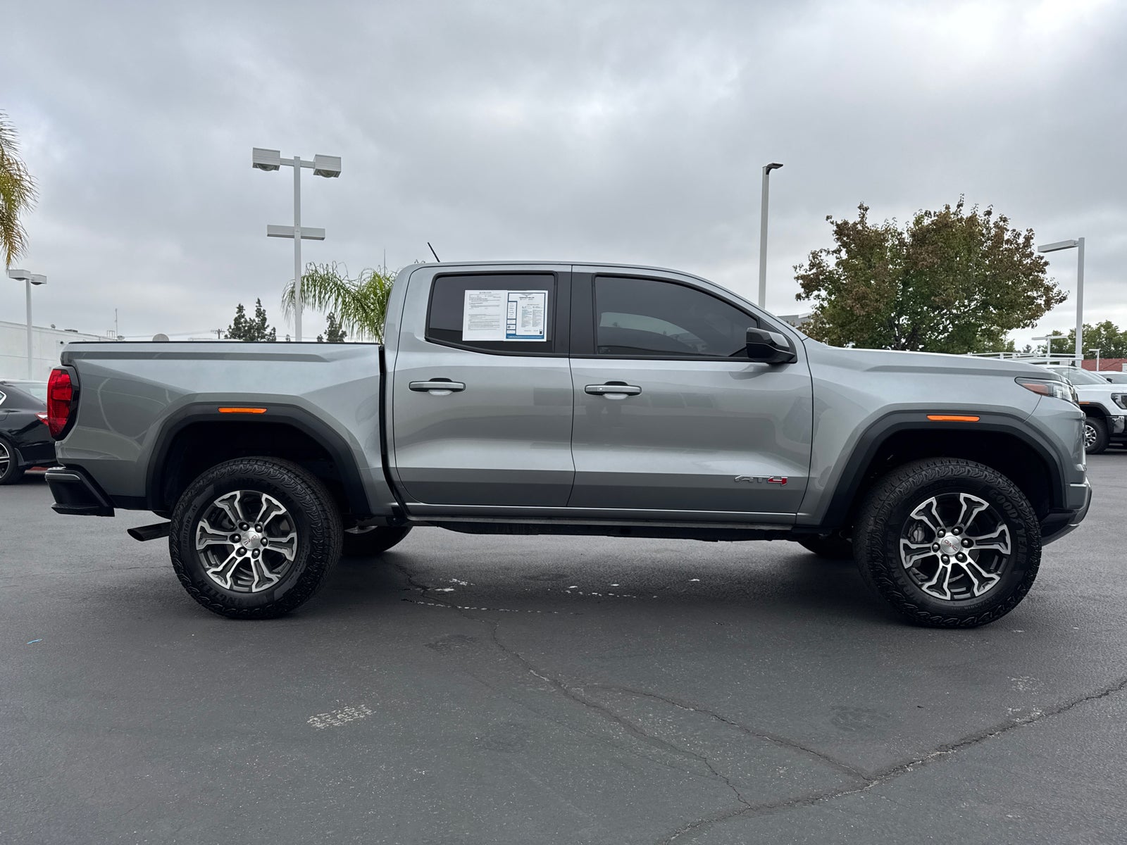 View vehicle photo 7