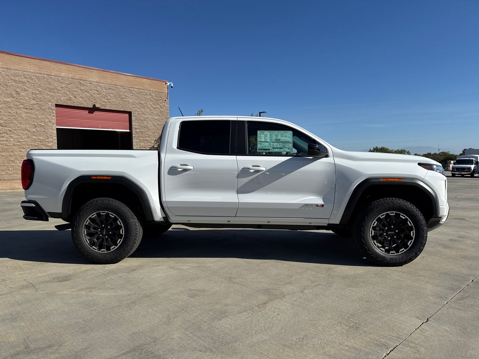 View vehicle photo 7