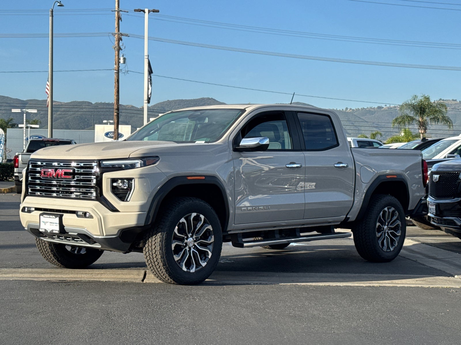 View vehicle photo 4