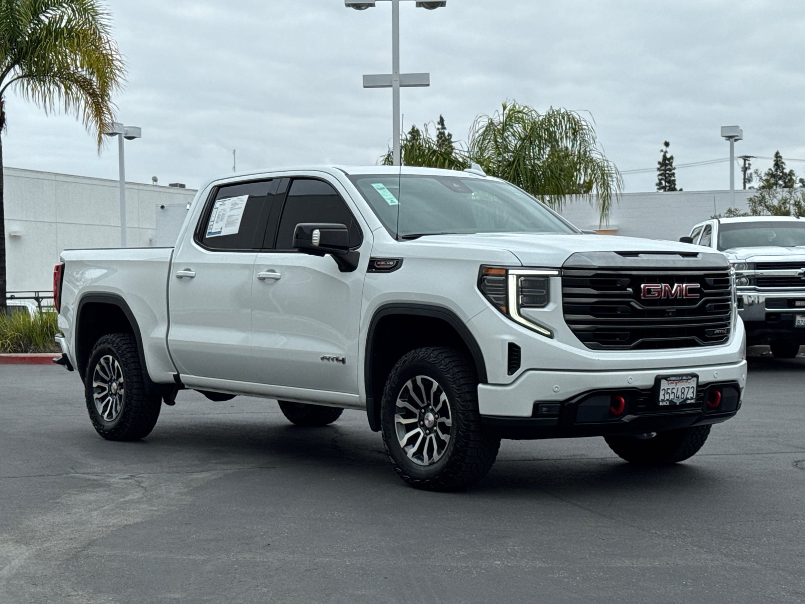 View vehicle photo 4