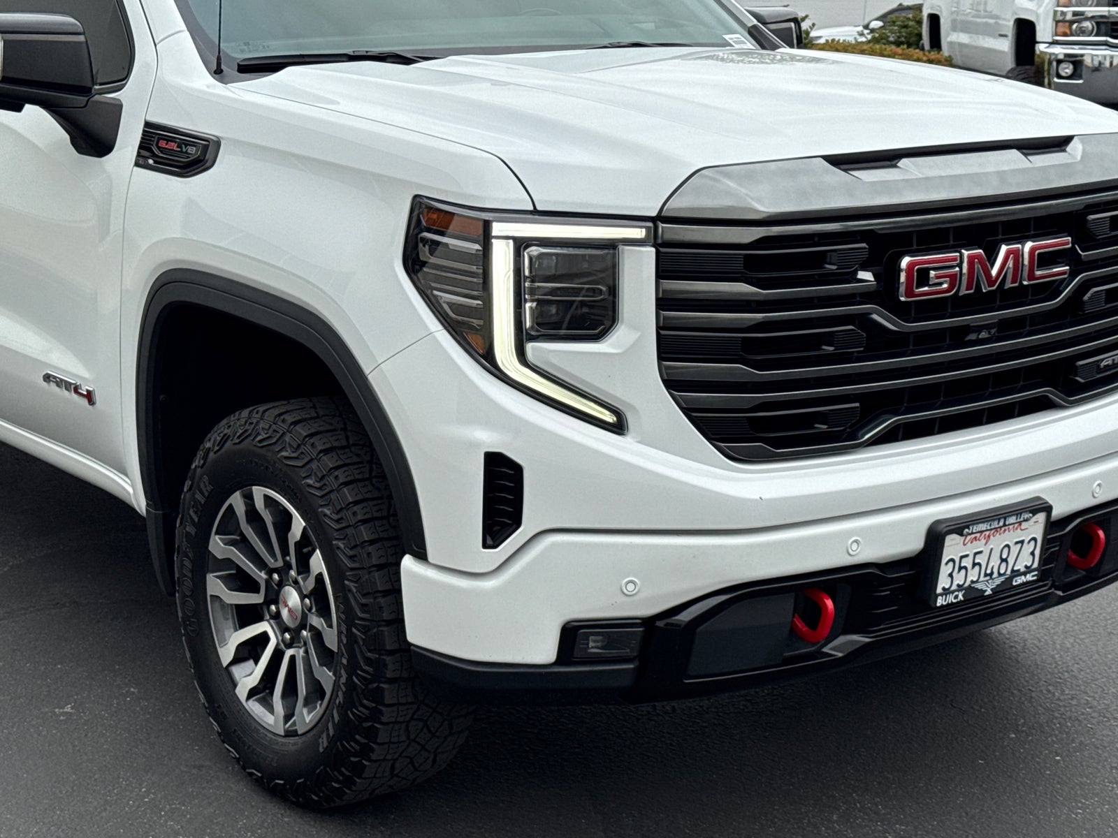 View vehicle photo 5