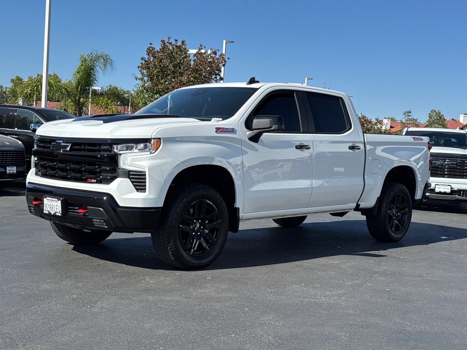 View vehicle photo 2