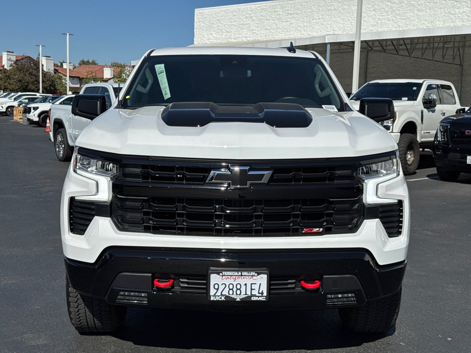 View vehicle photo 3