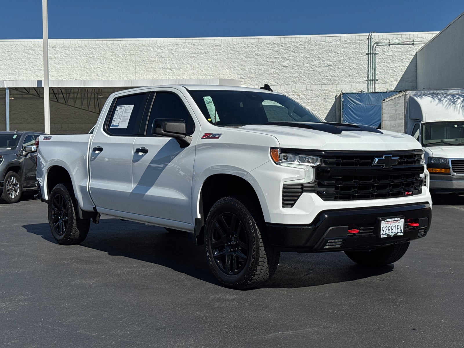 View vehicle photo 4