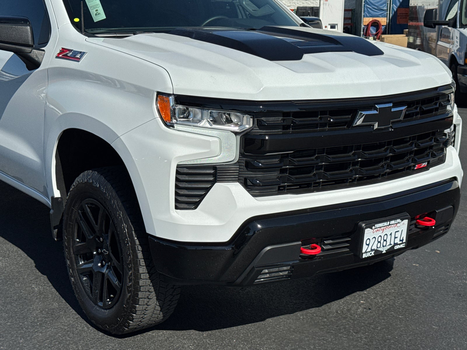 View vehicle photo 5