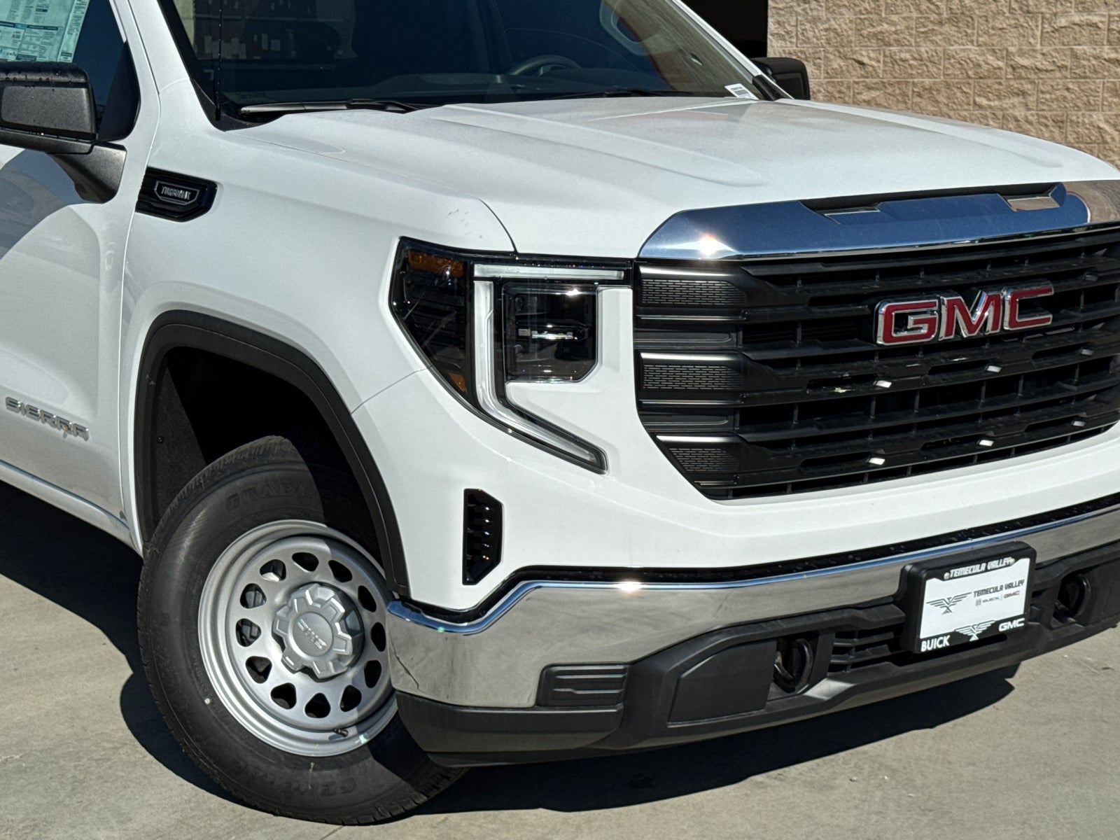 View vehicle photo 3