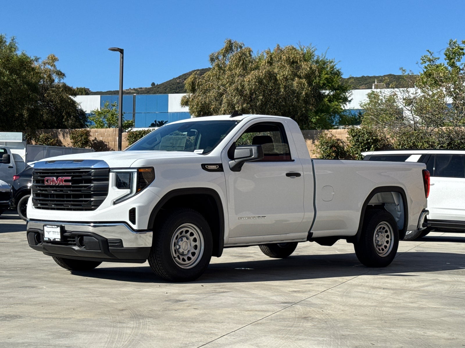 View vehicle photo 4