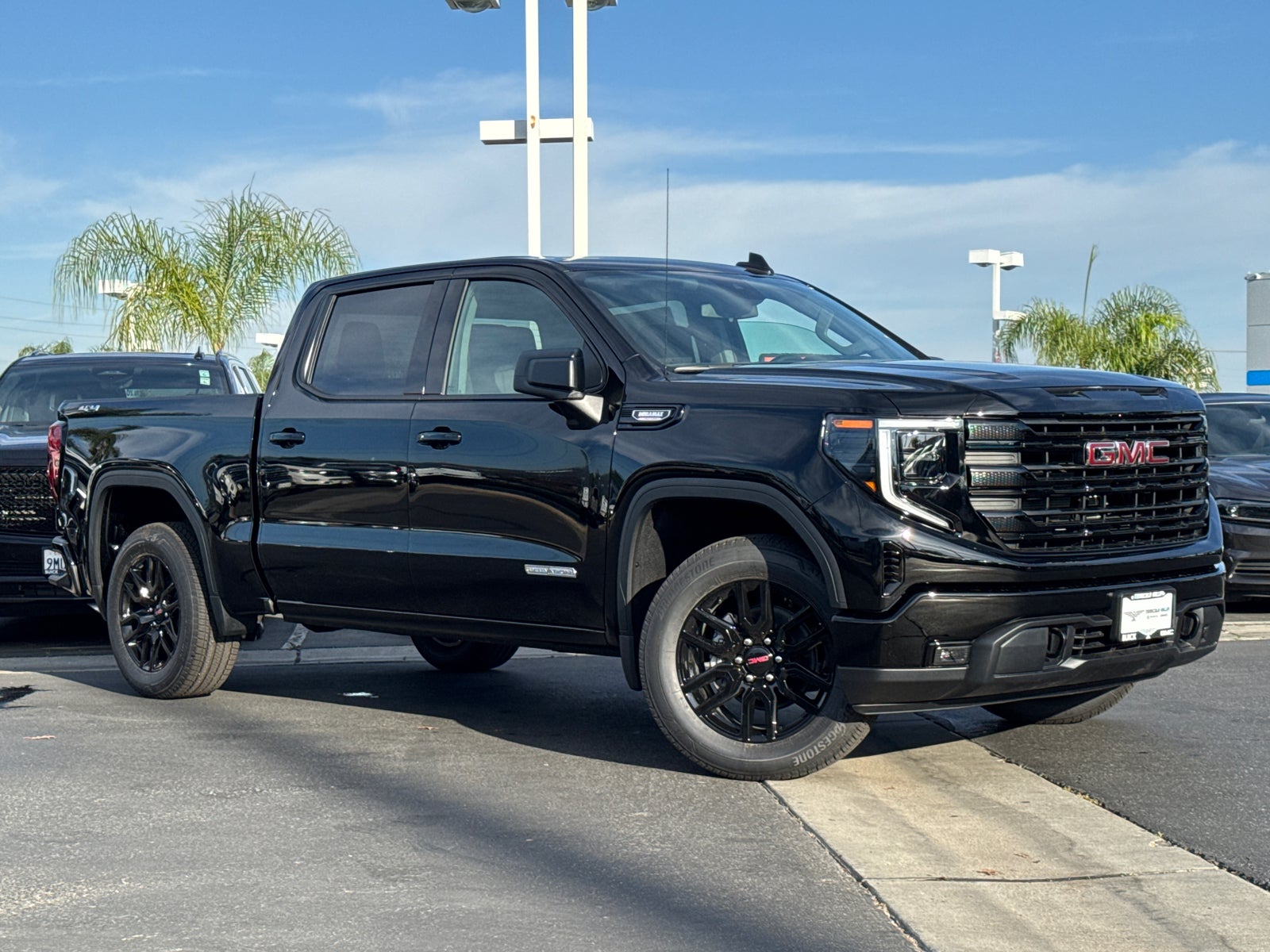 View vehicle photo 2