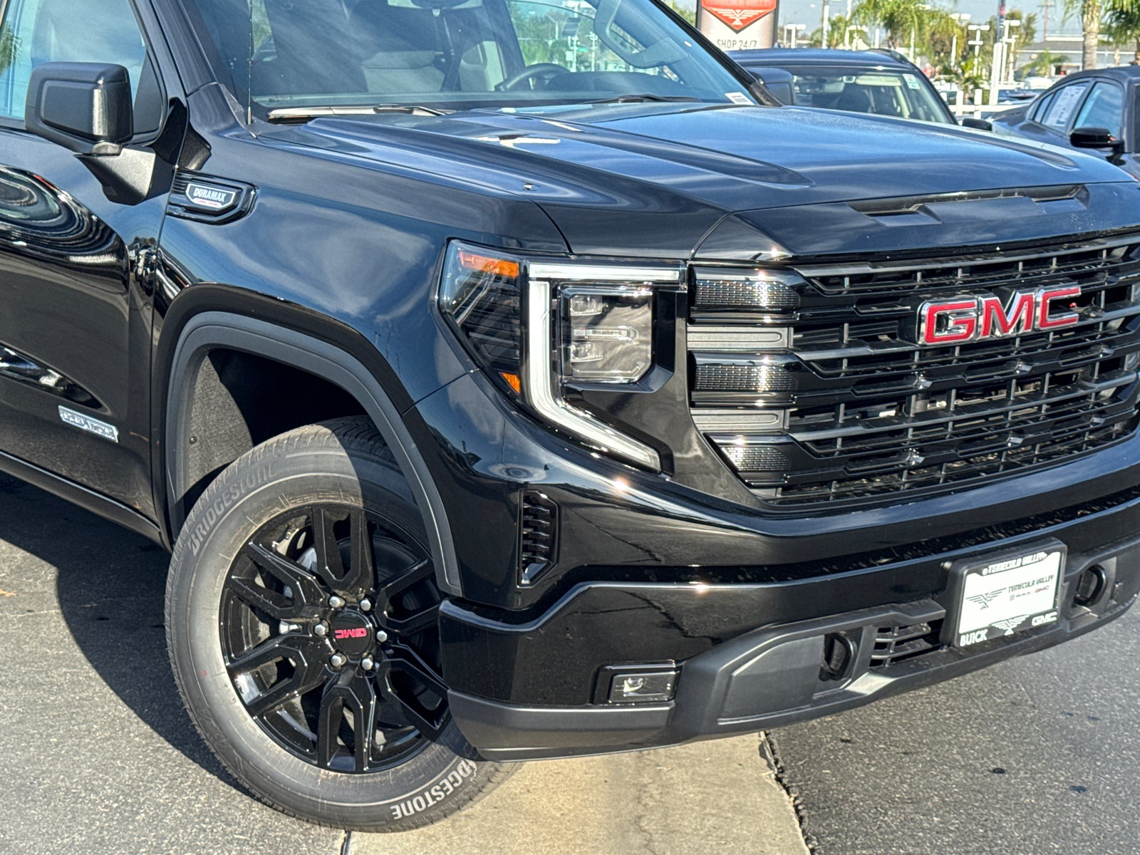 View vehicle photo 3