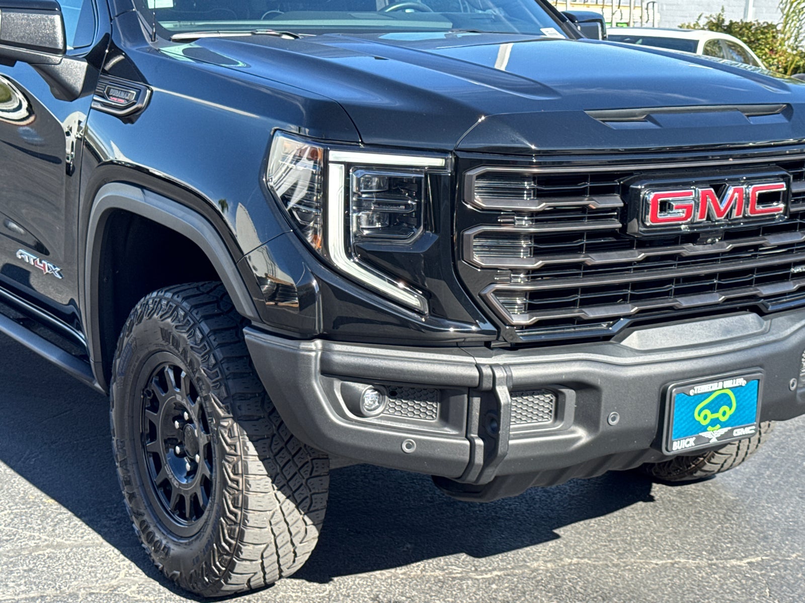 View vehicle photo 5